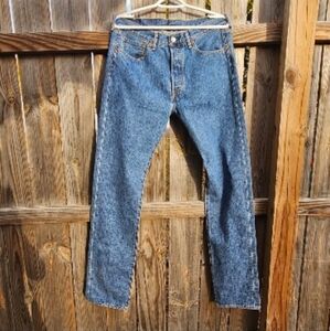 NWTS Levi 501 Classic Mens 33x36 stone washed, straight leg, button closure jean